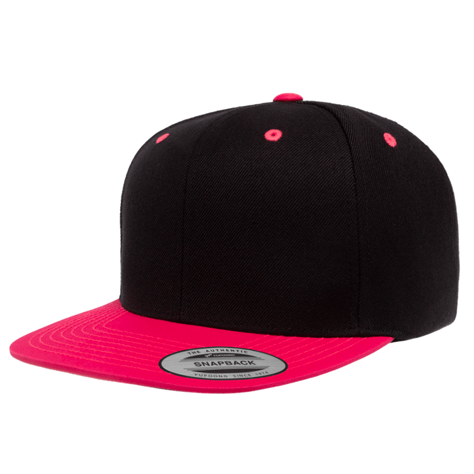 CASQUETTE SNAPBACK Yupoong Classique black-neon-pink