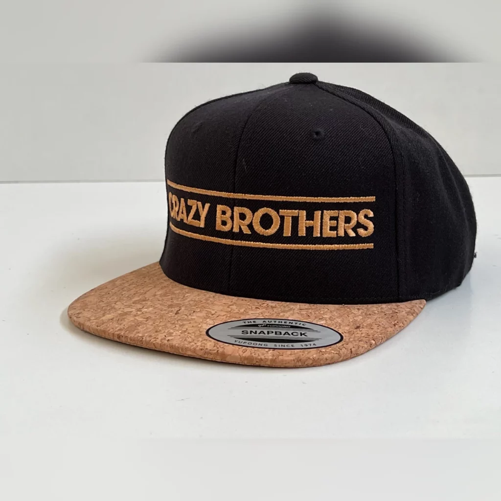 Casquette snapback noire à visière en liège brodée Crazy Brothers
