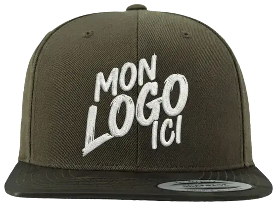 Casquette snapback Yupoong Olive camo personnalisée avec un logo brodé, vue de face