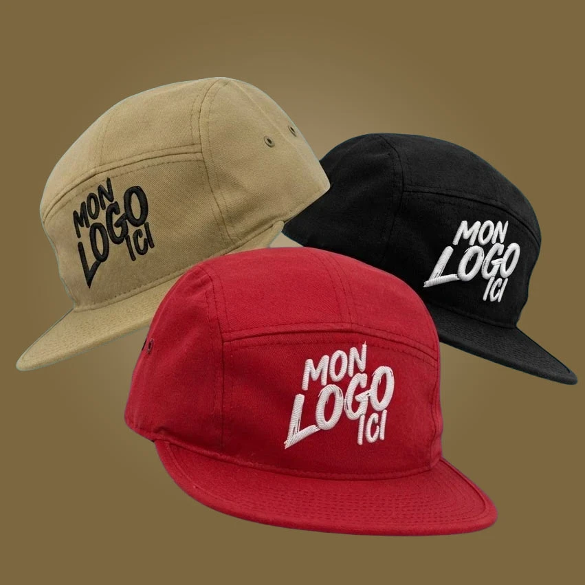 Casquettes 5 panel personnalisées avec un logo brodé : kaki, noire et rouge